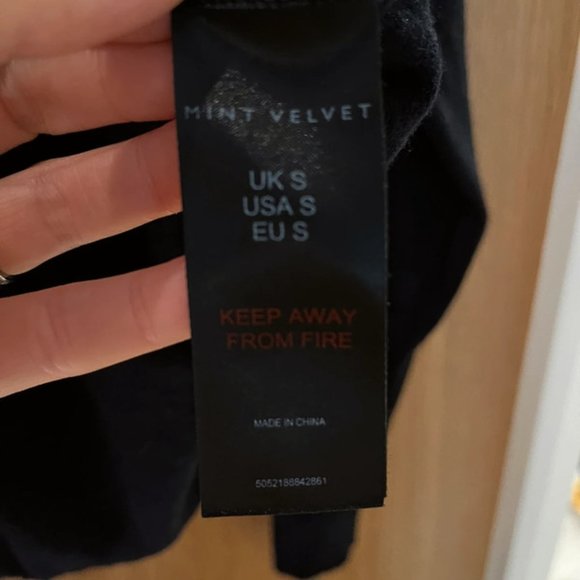 Navy Mint Velvet v neck jumper with detailed sleeves - Picture 5 of 6